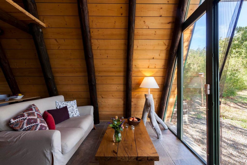 the oak house livingroom