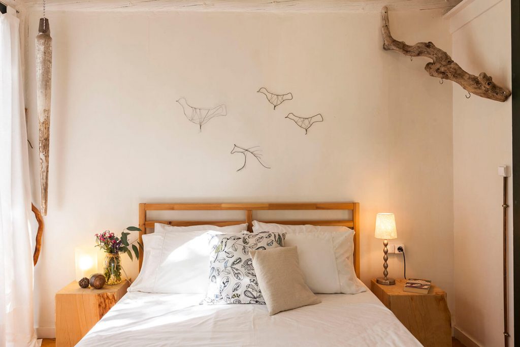 the tree house interior bedroom02