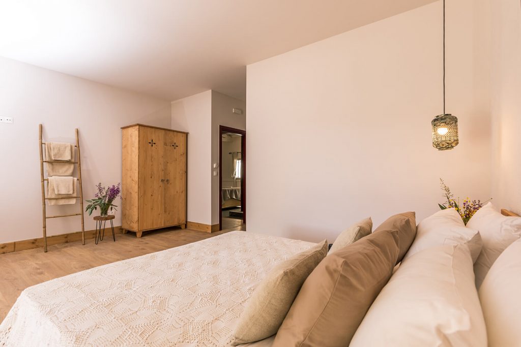 Marjoram Luna inn 6