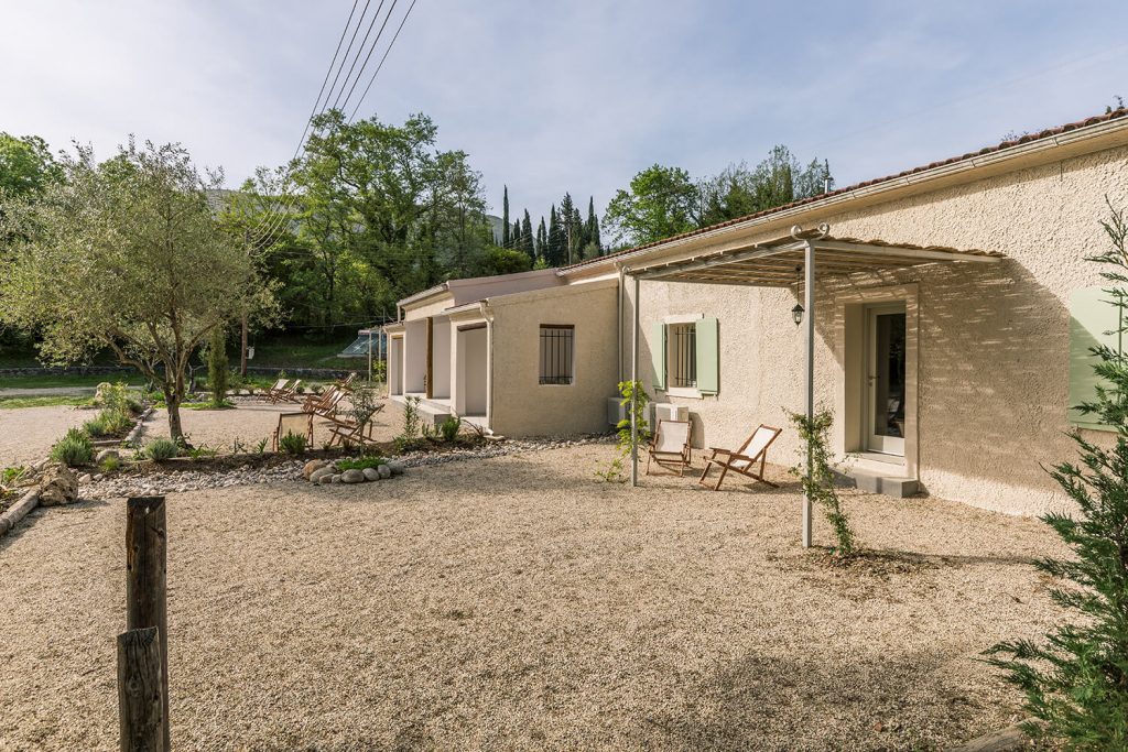 Marjoram Luna inn 8