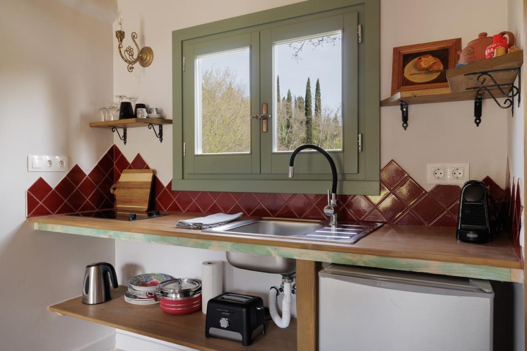 8R7A2976moonlight cottage vradi estate