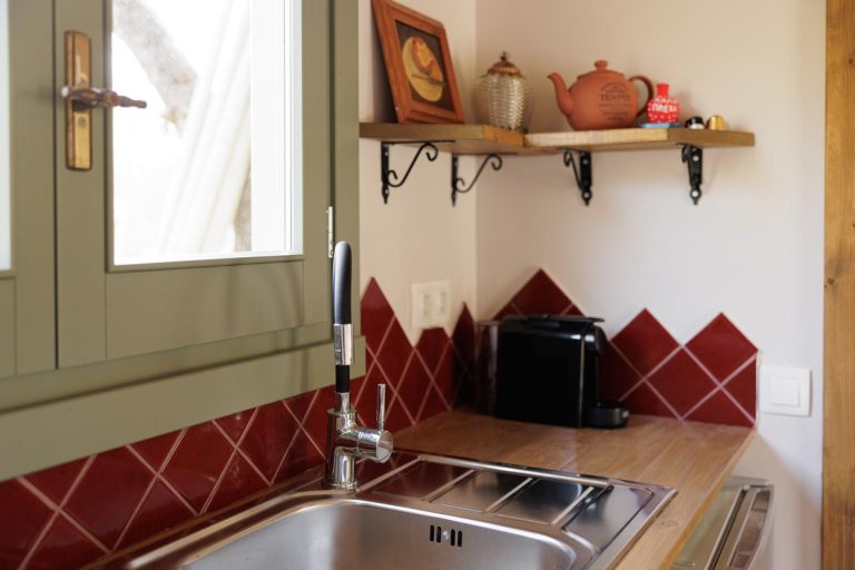 8R7A3007moonlight cottage vradi estate